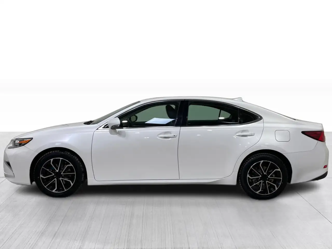 Lexus ES снимка Lexus ES