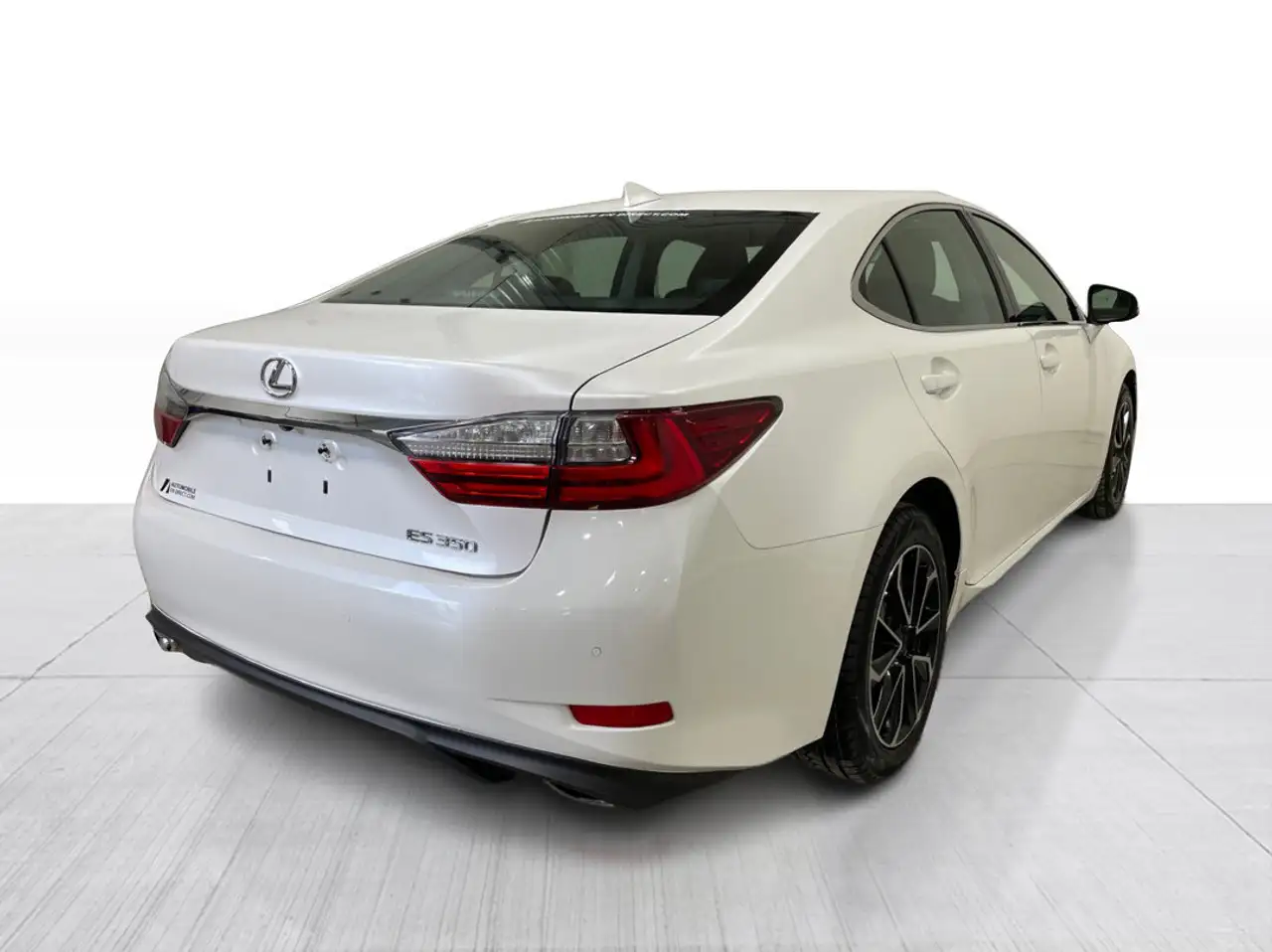 Lexus ES снимка Lexus ES