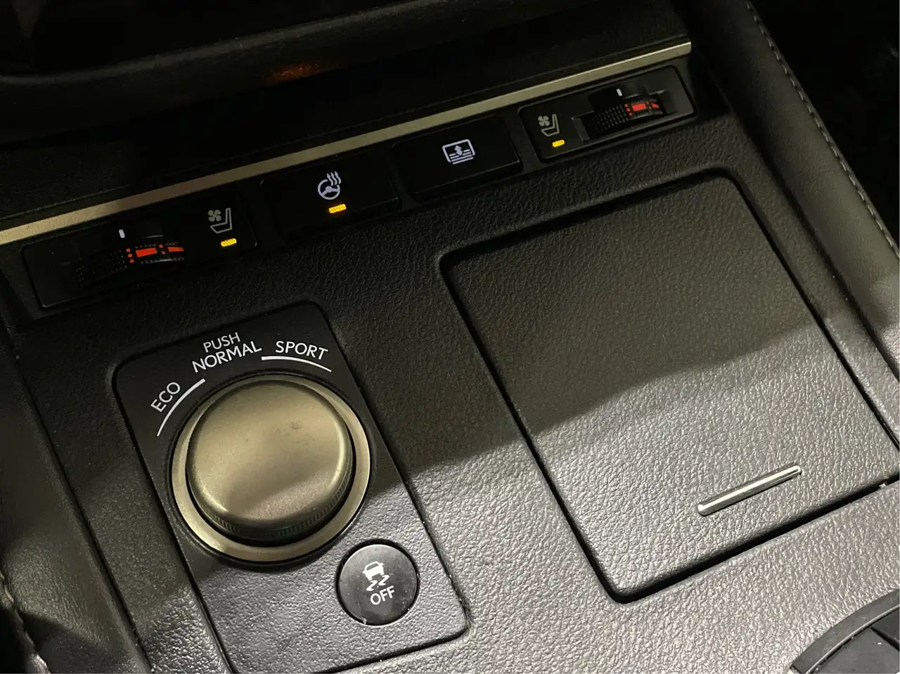 Lexus ES снимка Lexus ES