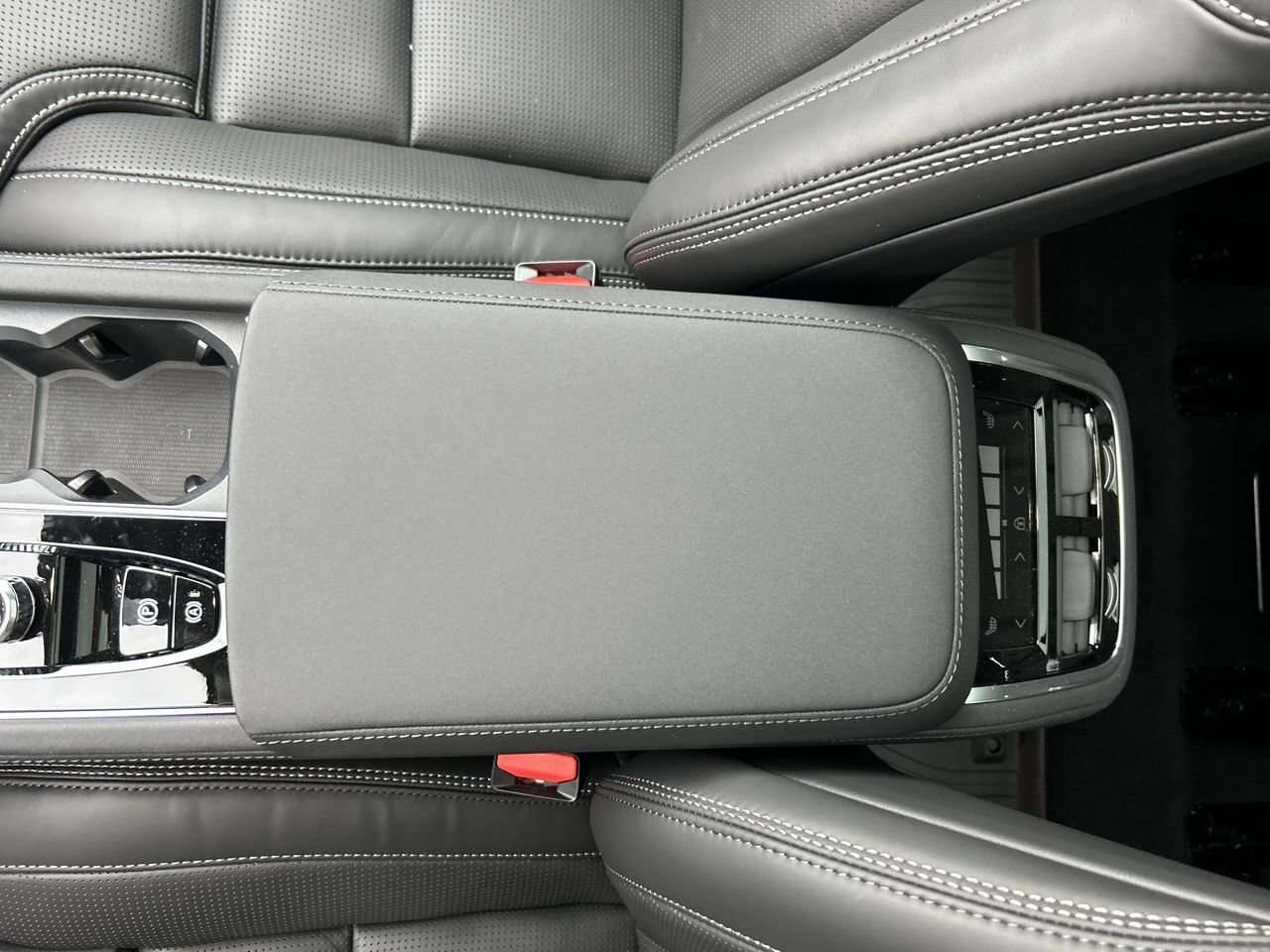 2026 Volvo XC90 Ultra 7-Seater (Bright Theme) Rear Camera Washer | thumb 29