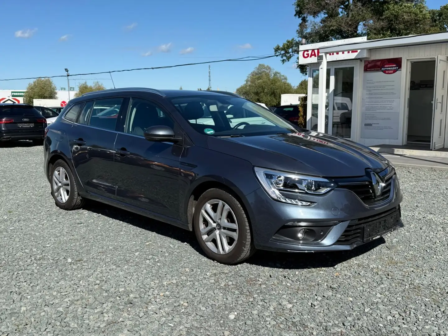 Renault Megane IV Grandtour Business Edition Automatik Grau - 2