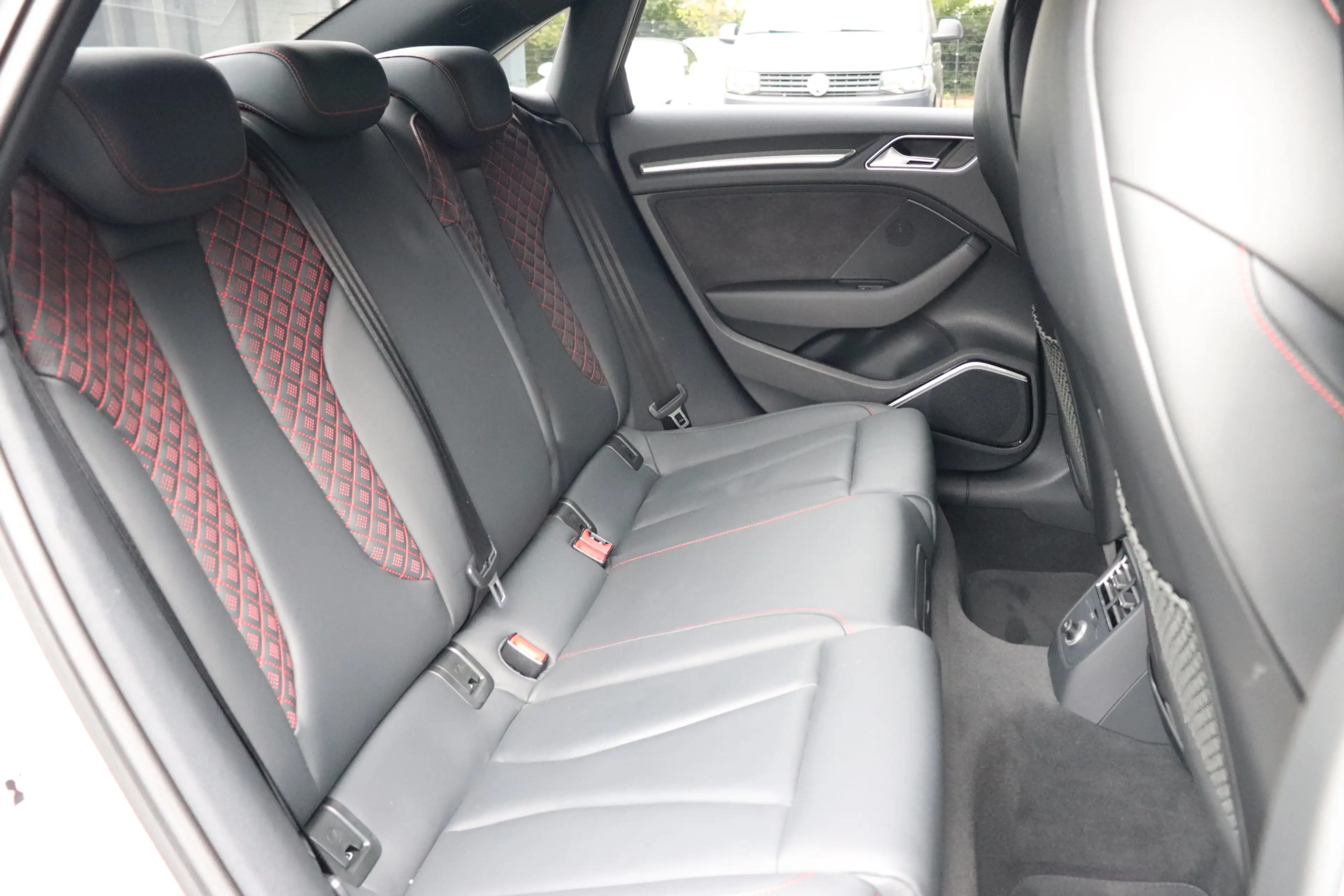 Audi RS3 Limousine 2.5 TFSI Quattro B&O Virtual RS Sportsto — photo 32