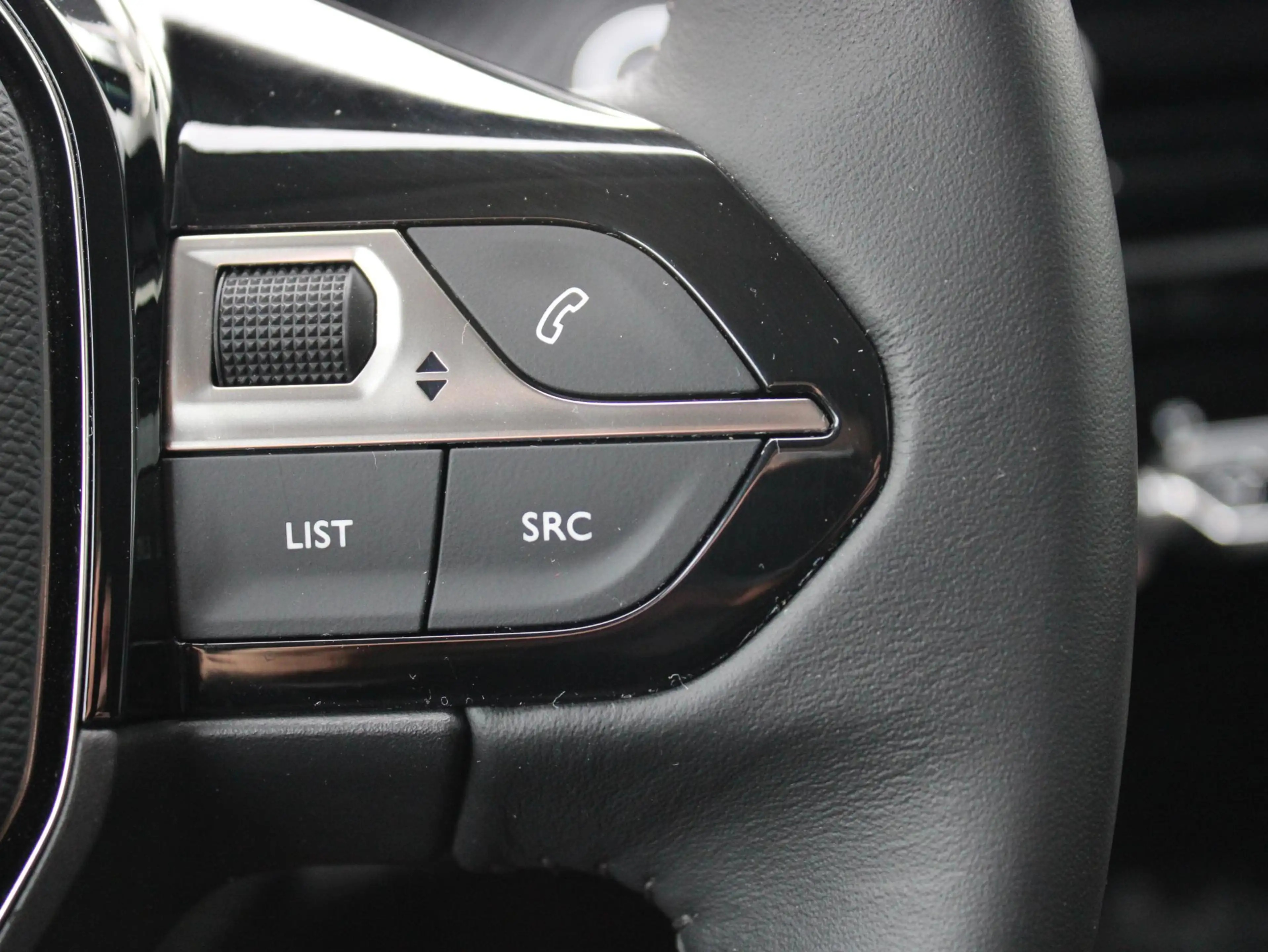 Peugeot e-208 EV Allure Pack 50 kWh CAMERA/STOELVERW./NAVI — photo 8