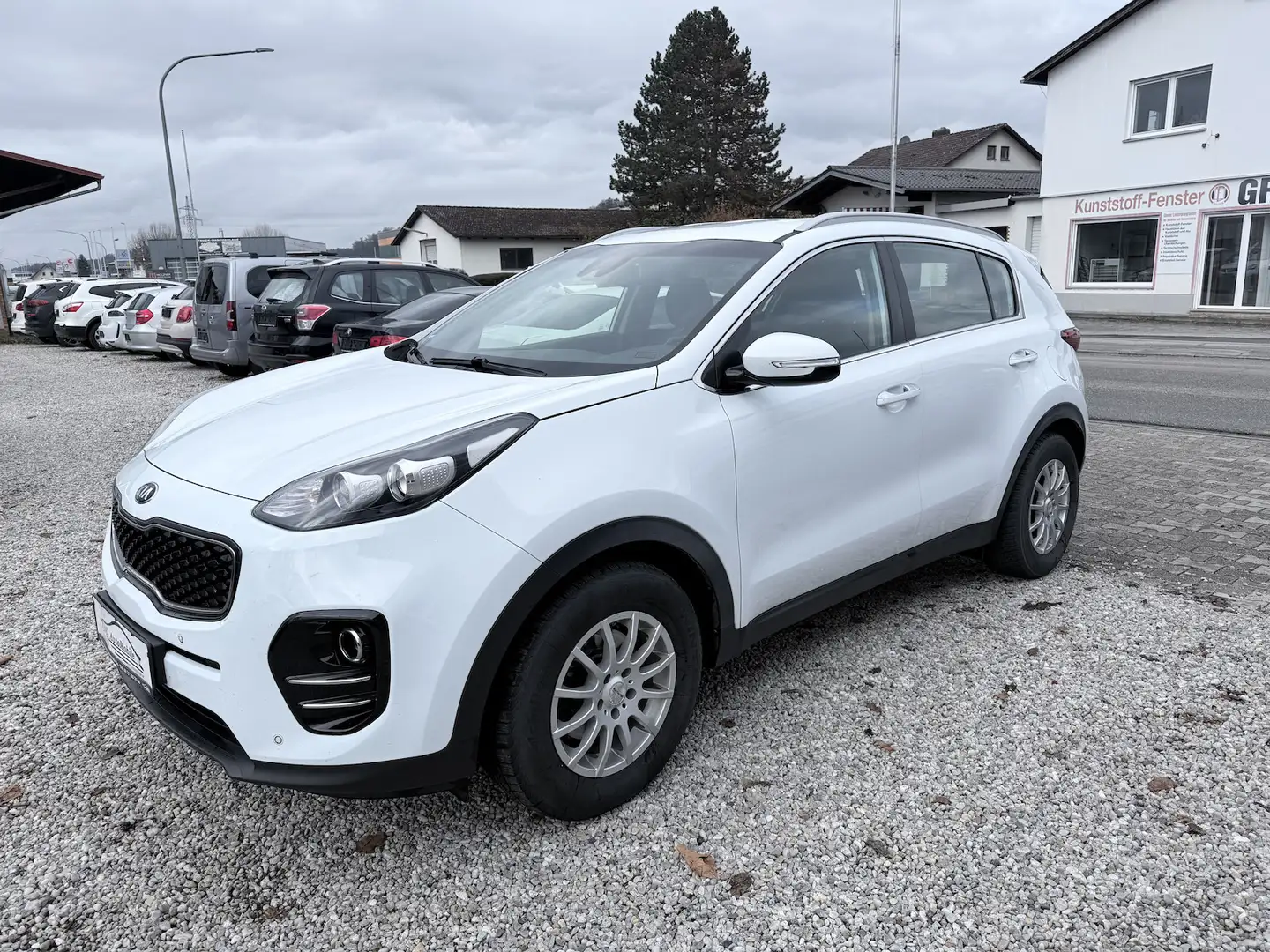 Kia Sportage 1.7CRDi Automatik Vision Navi+Kamera LED Weiß - 1
