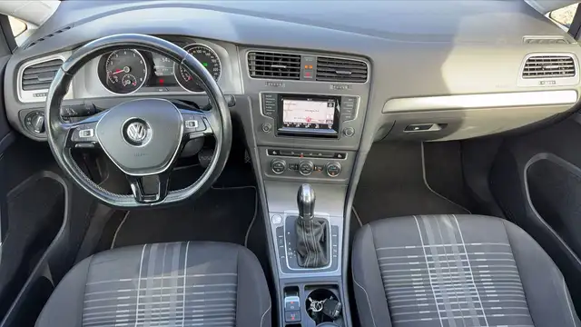 Volkswagen Golf view 11