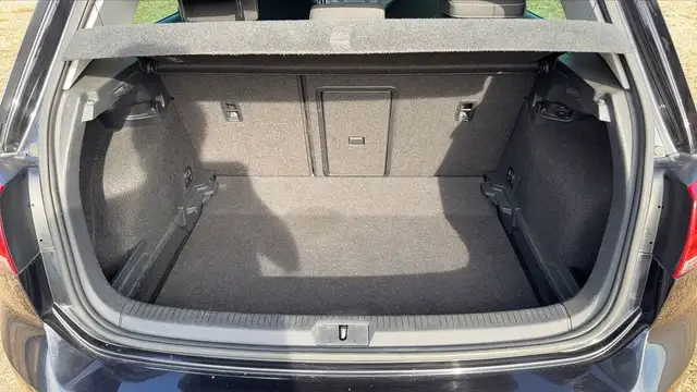 Volkswagen Golf view 14