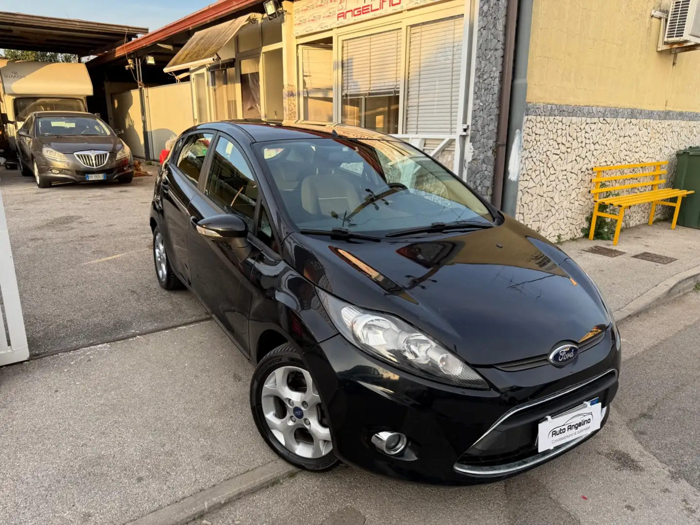 Ford Fiesta 1.4 5 porte Bz.- GPL Titanium Nero - 2