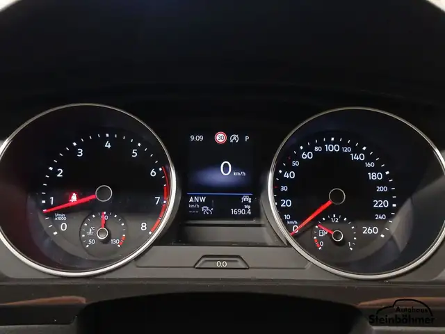 Volkswagen Tiguan view 18