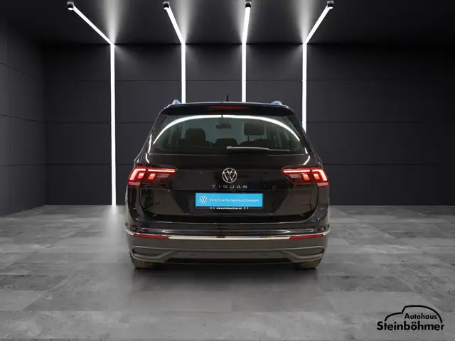 Volkswagen Tiguan view 5