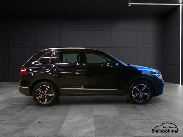 Volkswagen Tiguan view 8