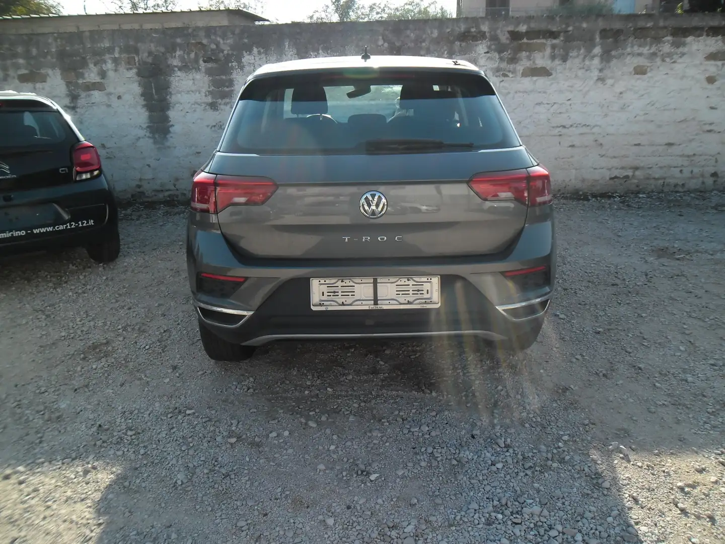 Volkswagen T-Roc 1.6 tdi Advanced Gris - 1