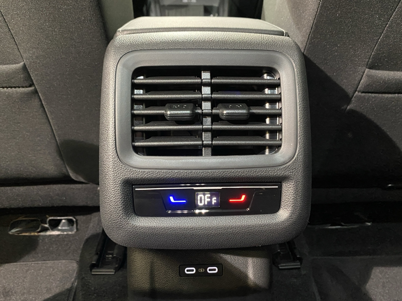 Volkswagen T-Roc Life 1.5 eTSI DSG / Navi RFK — photo 12