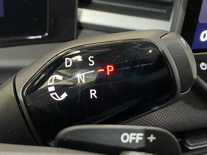 Volkswagen T-Roc Life 1.5 eTSI DSG / Navi RFK — photo 9
