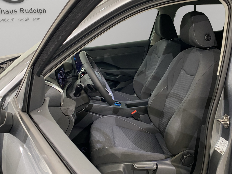 Volkswagen T-Roc Life 1.5 eTSI DSG / Navi RFK — photo 6