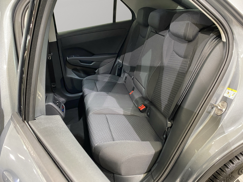 Volkswagen T-Roc Life 1.5 eTSI DSG / Navi RFK — photo 10