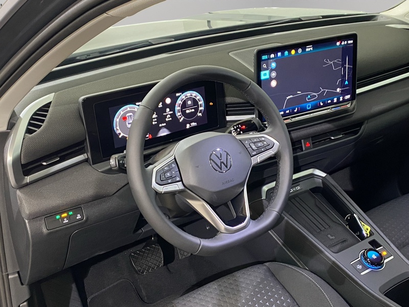 Volkswagen T-Roc Life 1.5 eTSI DSG / Navi RFK — photo 5