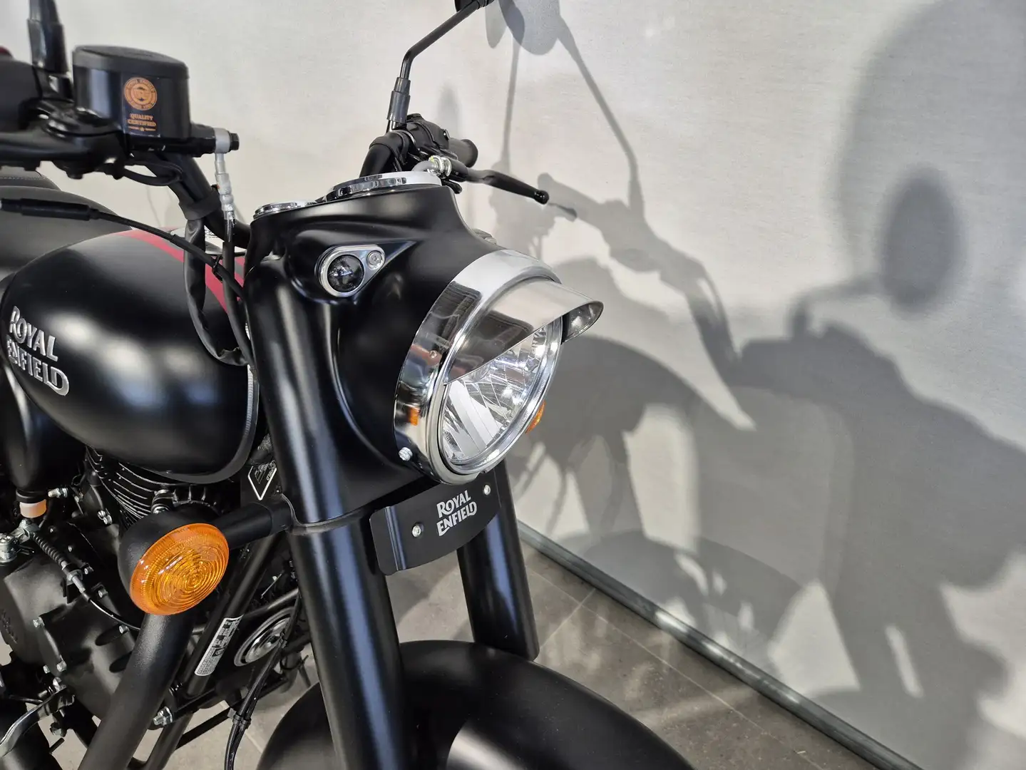 Royal Enfield Classic 350 Czarny - 2