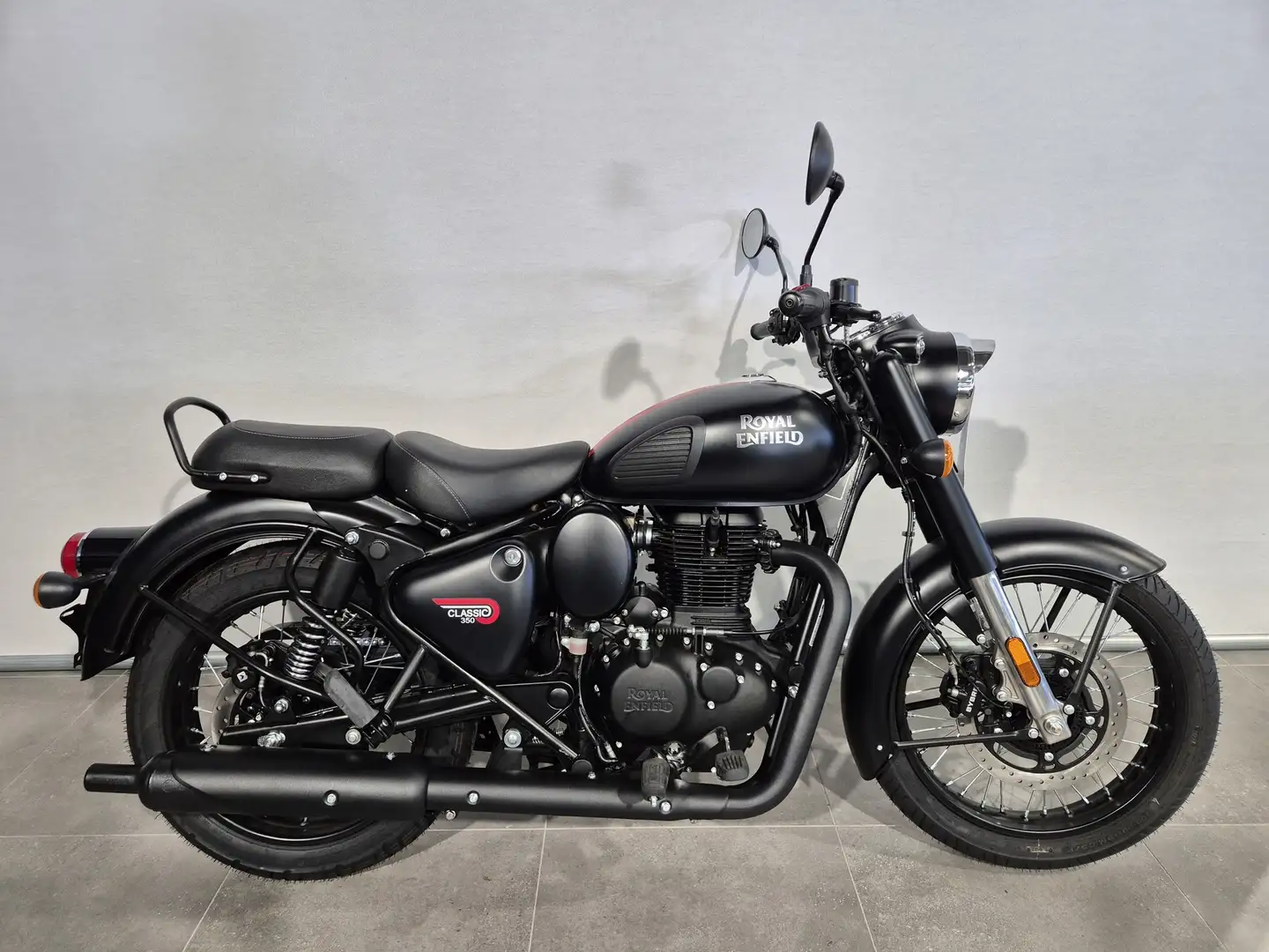 Royal Enfield Classic 350 Czarny - 1