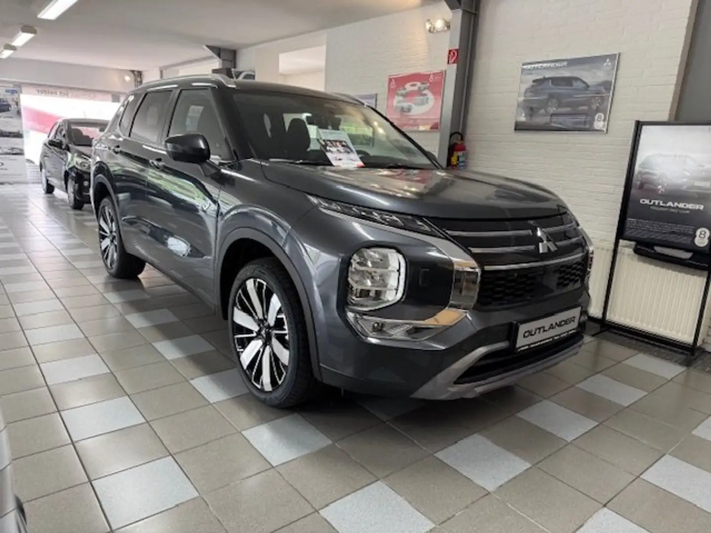 Mitsubishi Outlander Outlander Plug-In Hybrid 2.4 4WD Intro Edition Gris - 1