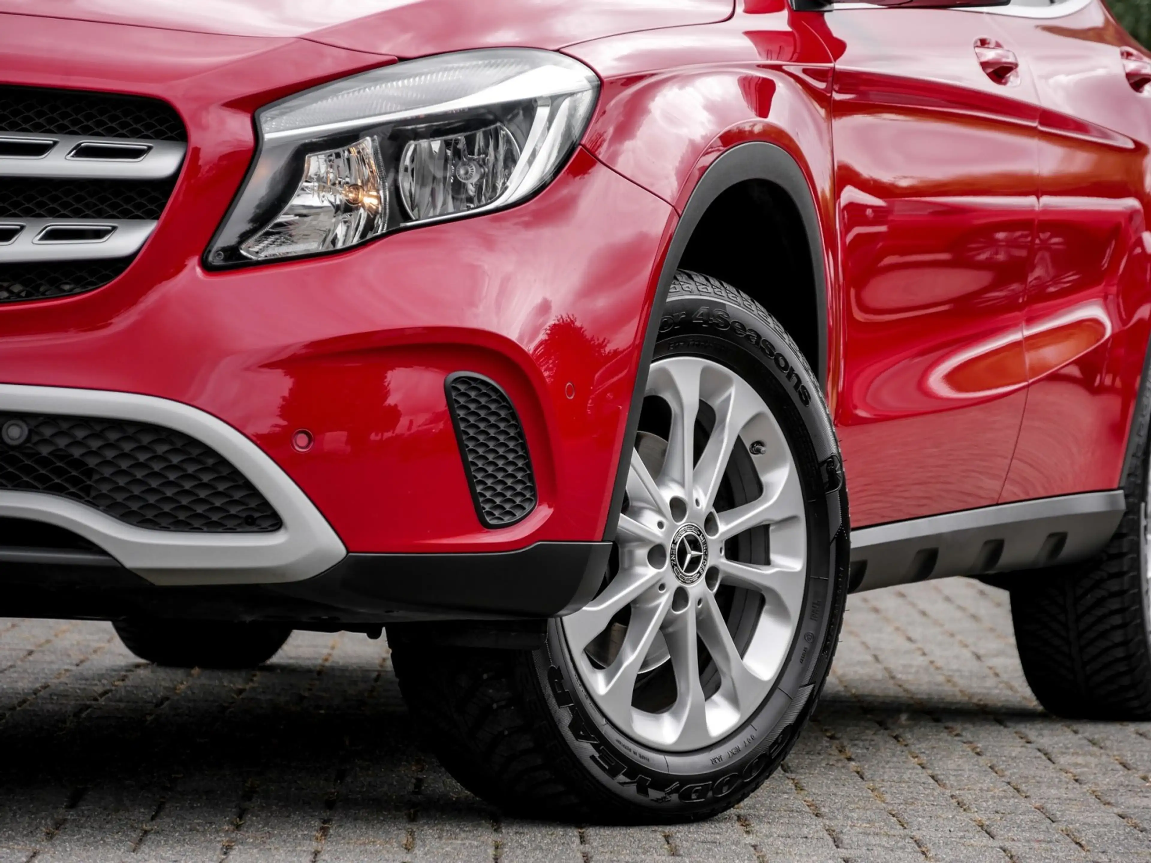 Mercedes-Benz GLA 180 — photo 5