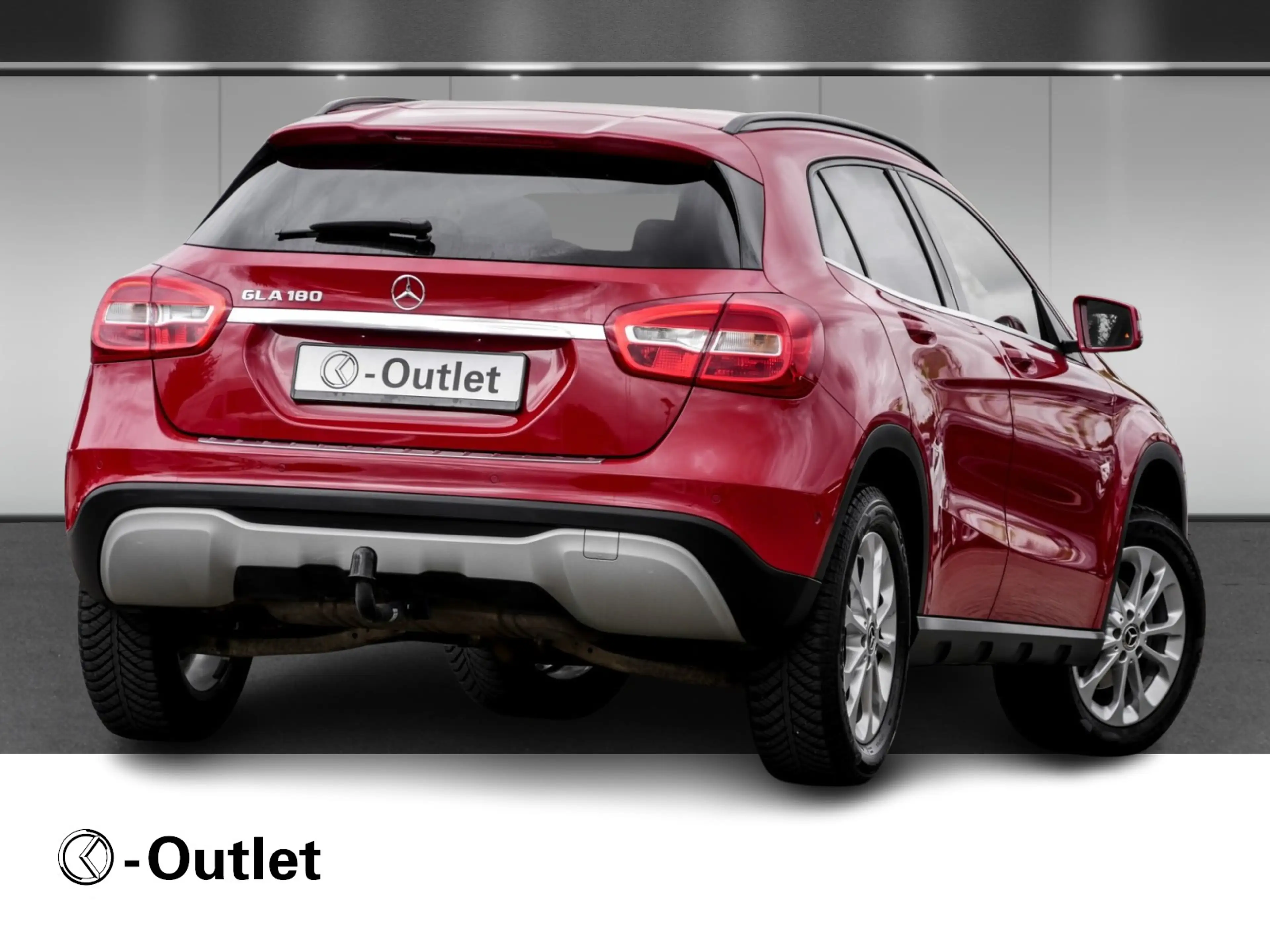 Mercedes-Benz GLA 180 — photo 2