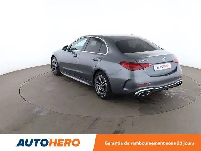 Mercedes-Benz C-Class view 4