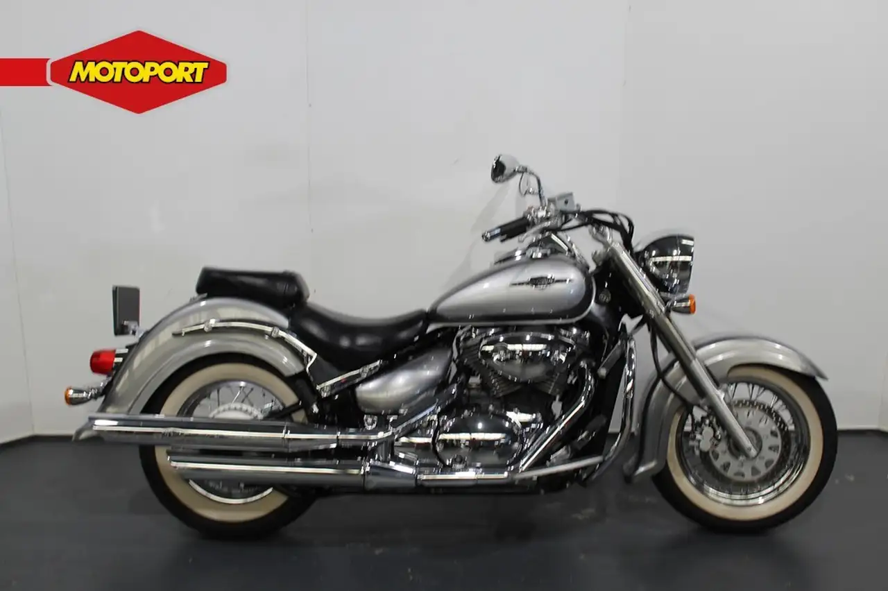 Suzuki Intruder C