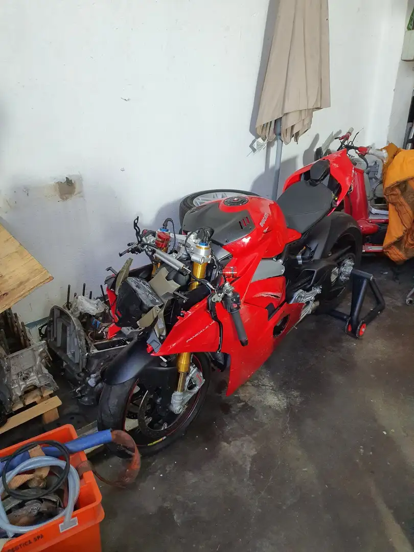 Ducati Panigale V4 S Piros - 1