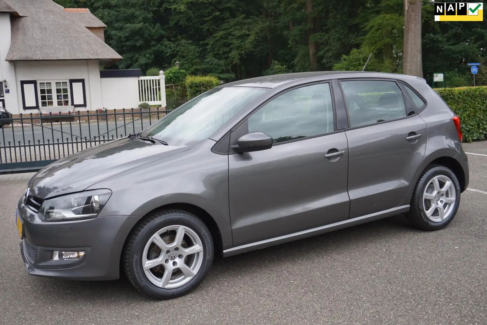 Volkswagen Polo 1.4-16V Highline 5Drs Dsg Automaat Navi Gris - 1