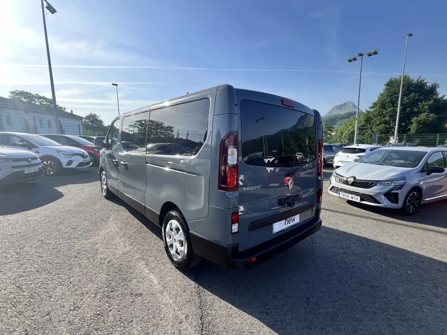 Renault Trafic 2.0 ENERGY BLUEDCI 81KW AUTHENTIC 110 4P 9 Gris - 2