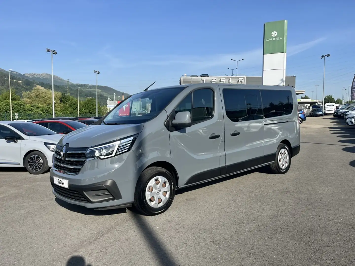 Renault Trafic 2.0 ENERGY BLUEDCI 81KW AUTHENTIC 110 4P 9 Gris - 1