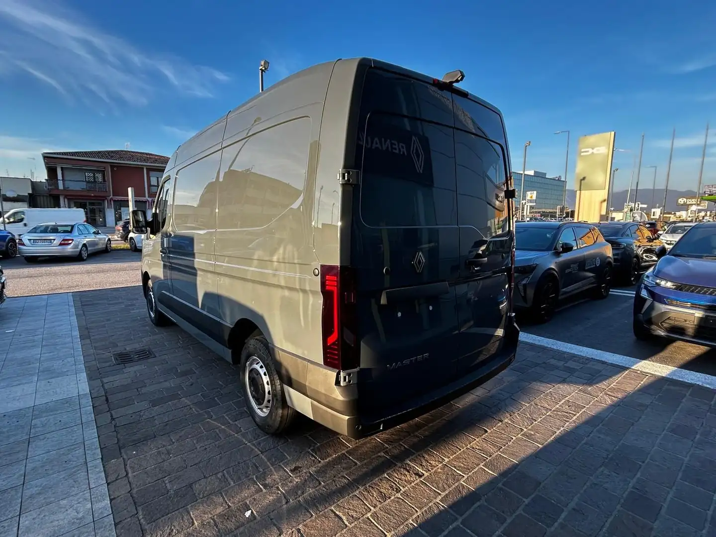 Renault Master T33 2.0 BluedCi 130CV PM-TM Furgone Grigio - 2