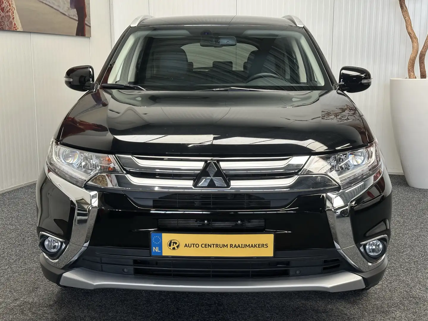 Mitsubishi Outlander 2.0 EXECUTIVE EDITION 7 PERSOONS LEDER NAVIGATIE C Zwart - 2
