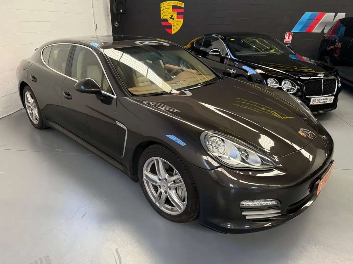 Porsche Panamera 4.8 4S Marrón - 2