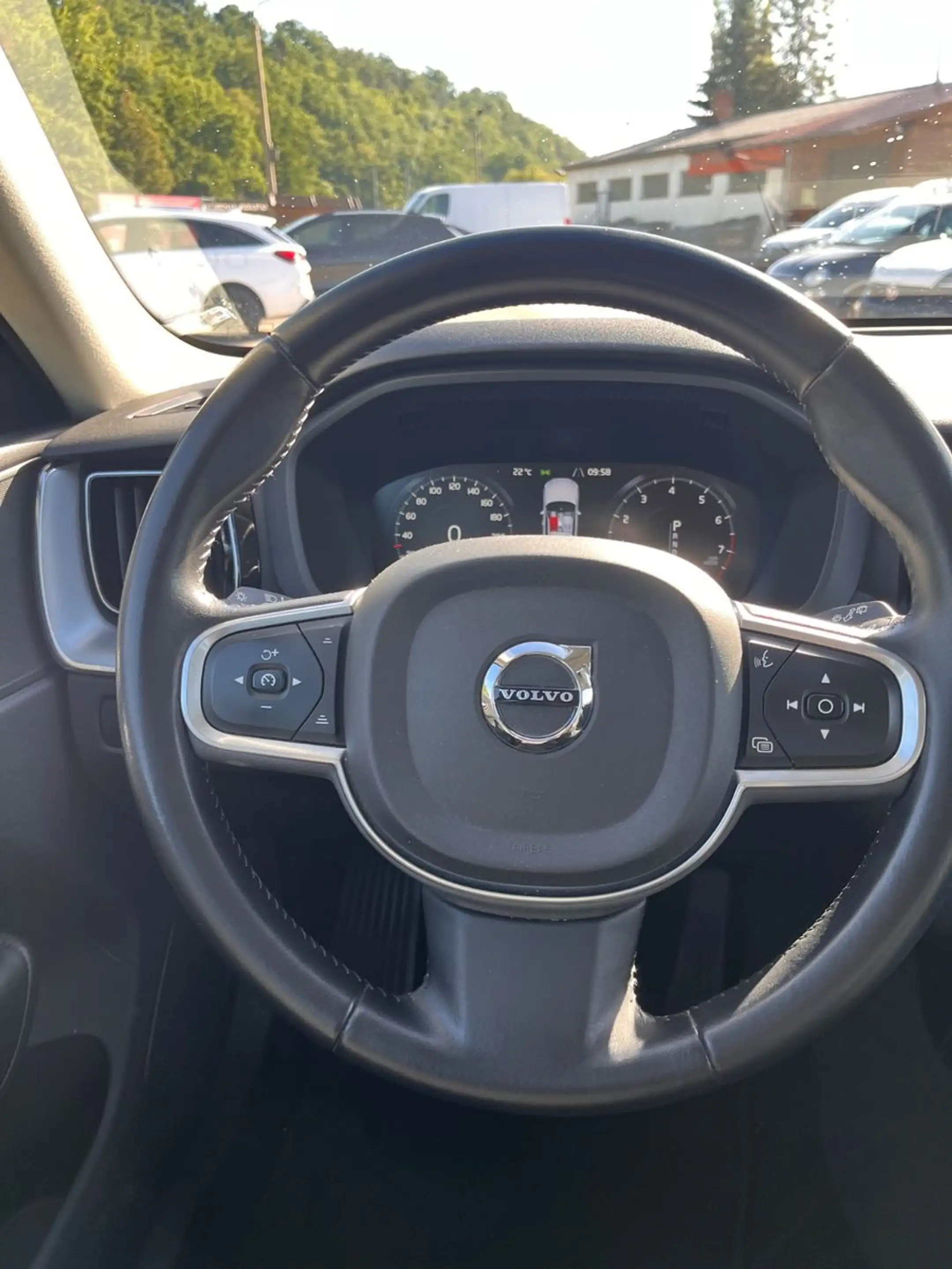 Volvo XC60 Momentum T5 Navi AHK Navi LED — photo 11