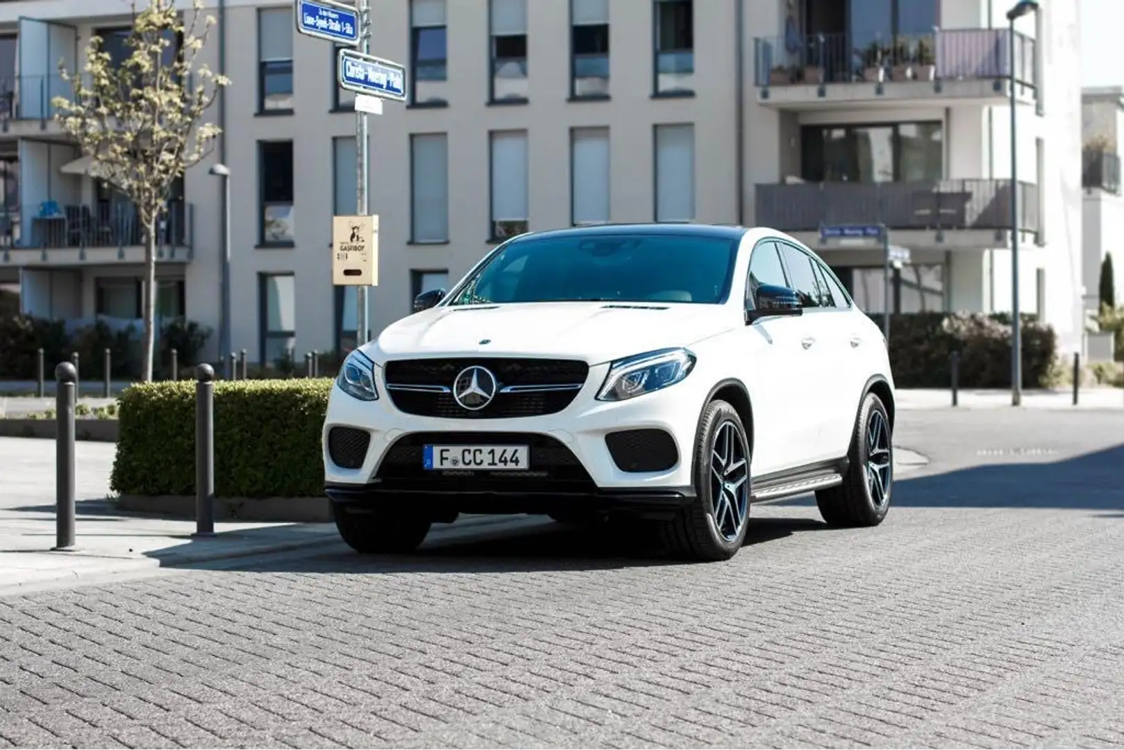 Mercedes-Benz GLE 350 GLE-Coupe Diesel d Coupe 4Matic 9G-TRONIC AMG Line - 1
