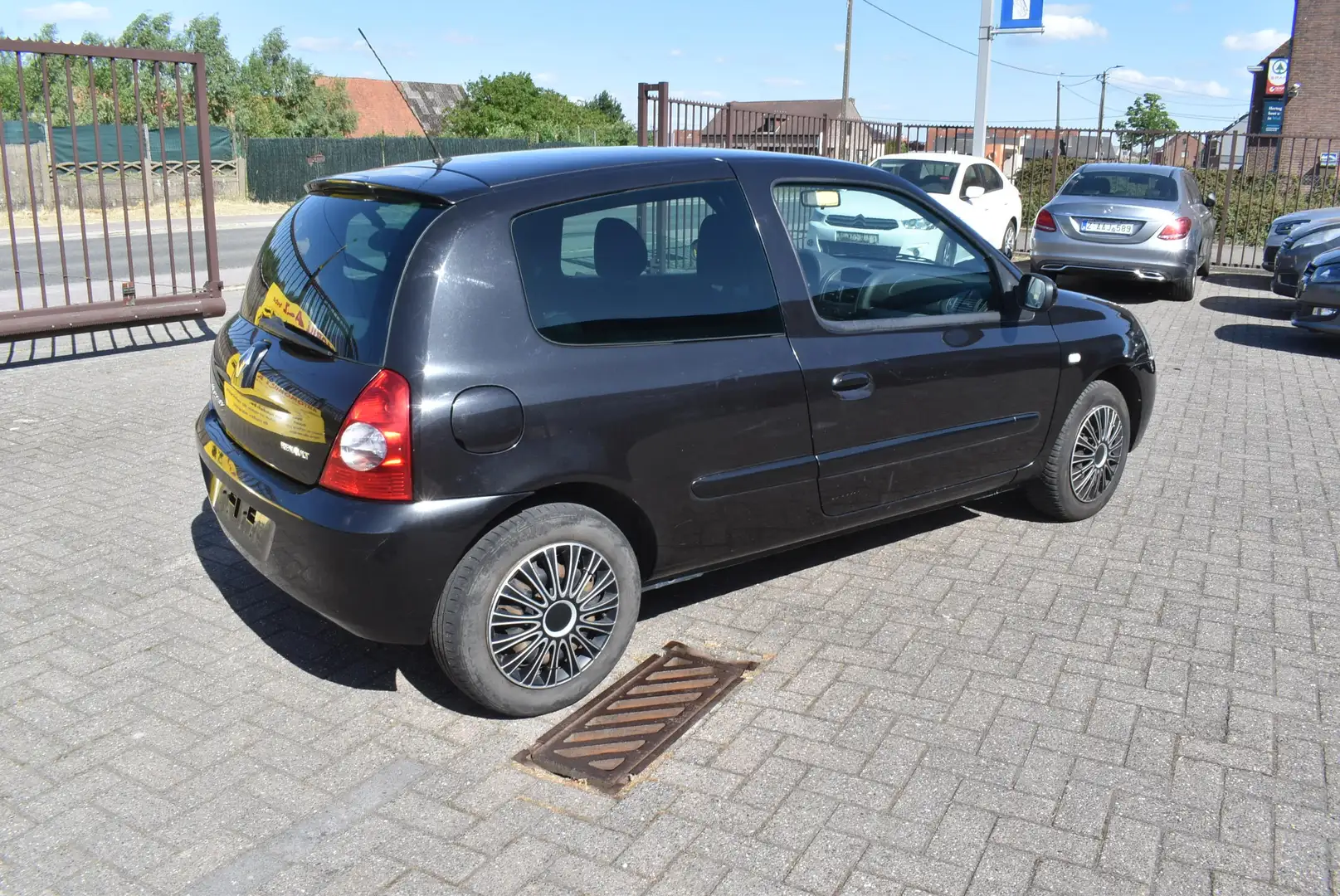 Renault Clio 1.2i Campus Noir - 2