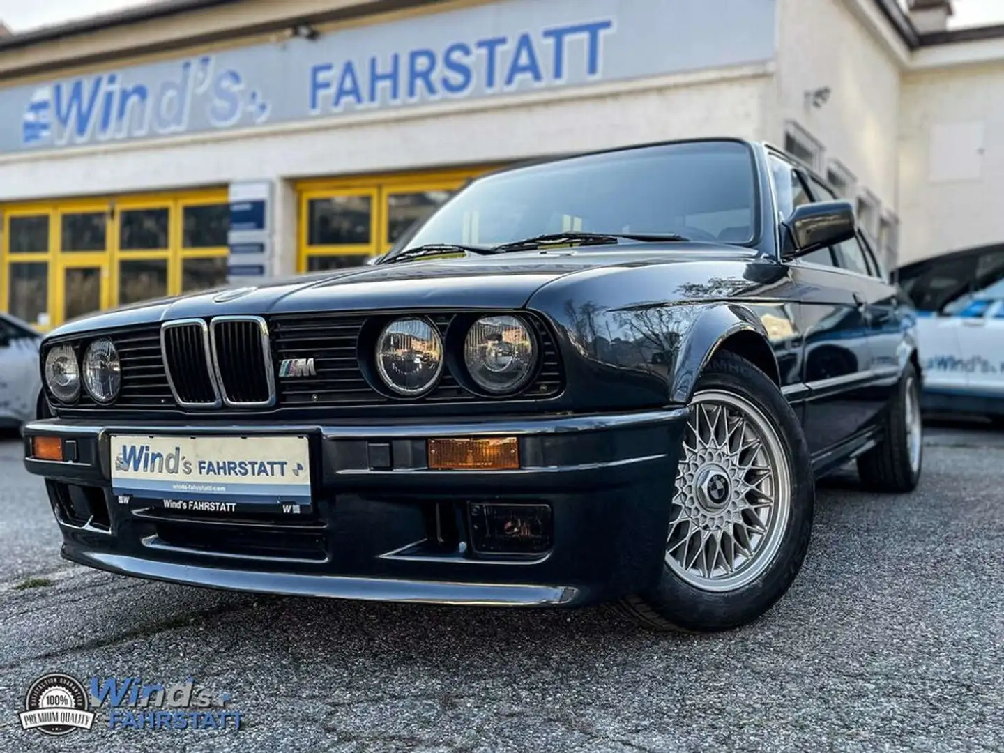 BMW 320 i Historisches Fahrzeug Grau - 2