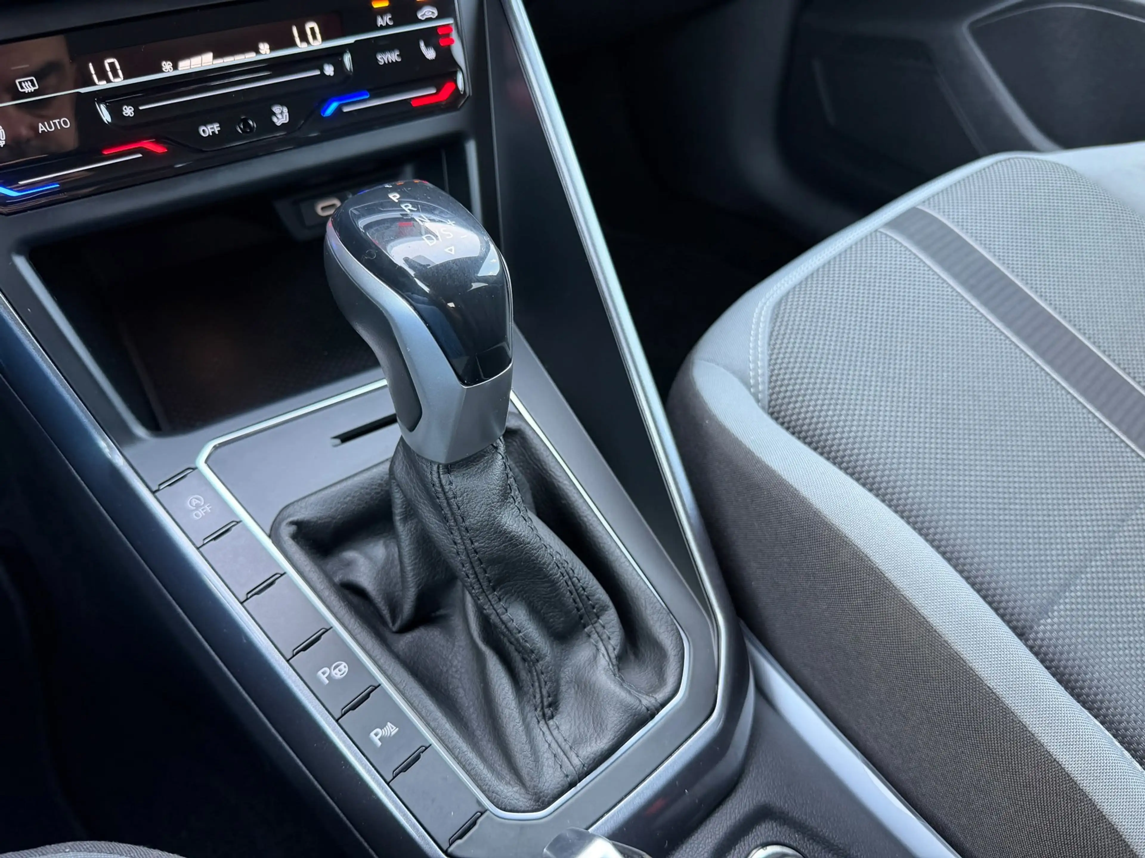 Volkswagen Polo 1.0 TSI Life Business DSG-7 | IQ Light LED | Carpl — photo 14
