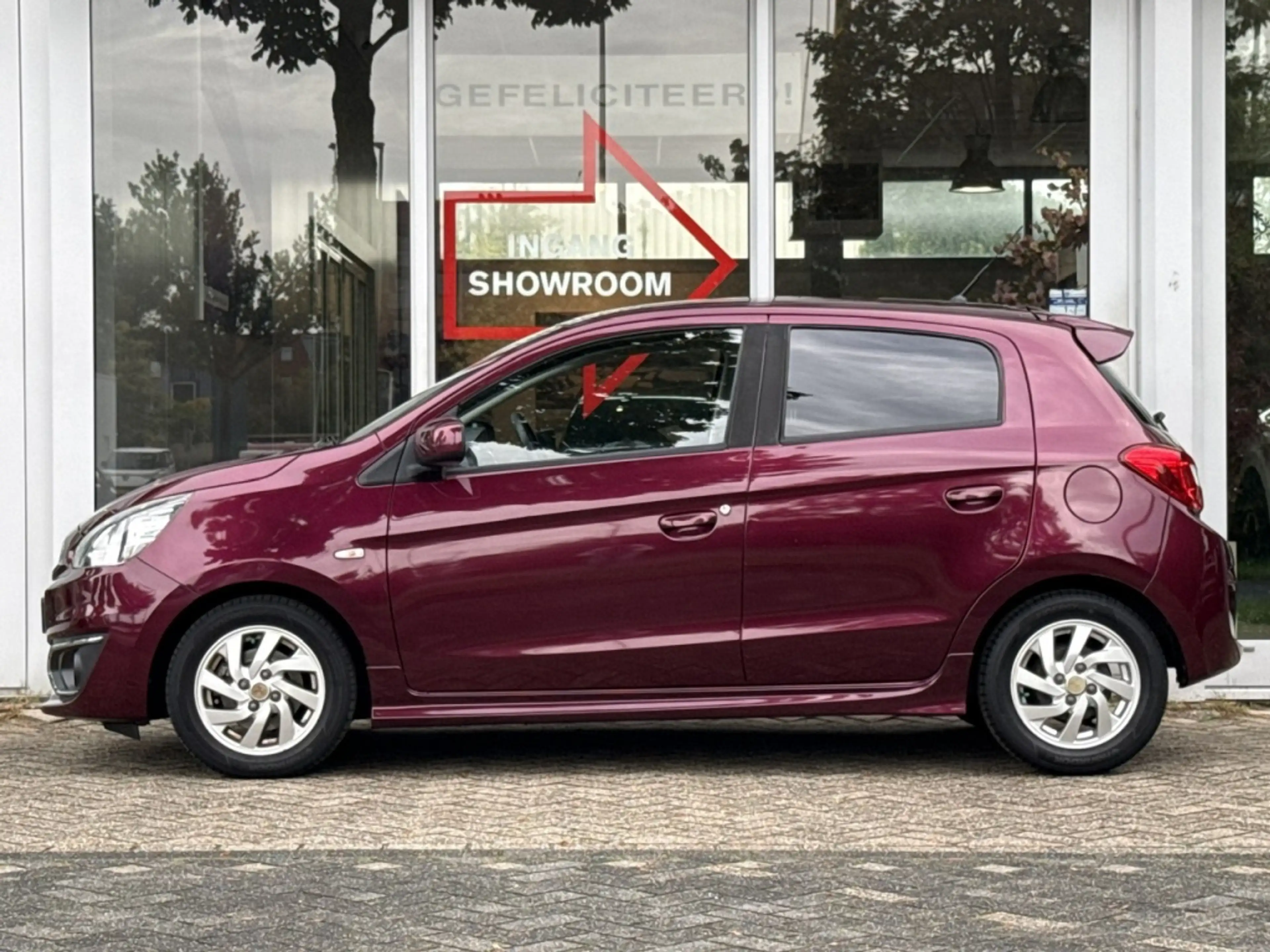Mitsubishi Space Star 1.2 MIVEC 80PK Auto Stop & Go Intense+ — photo 2