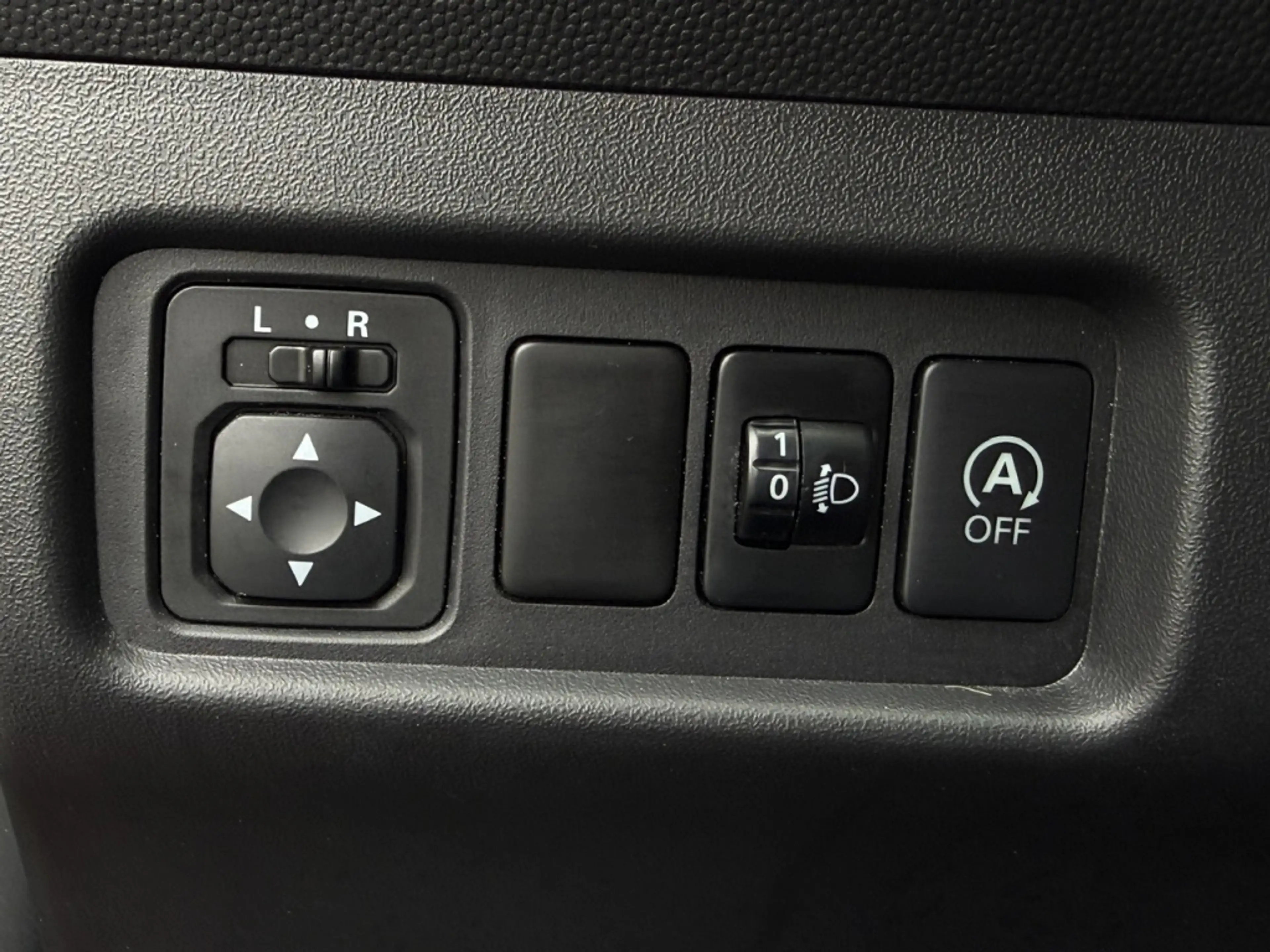 Mitsubishi Space Star 1.2 MIVEC 80PK Auto Stop & Go Intense+ — photo 19