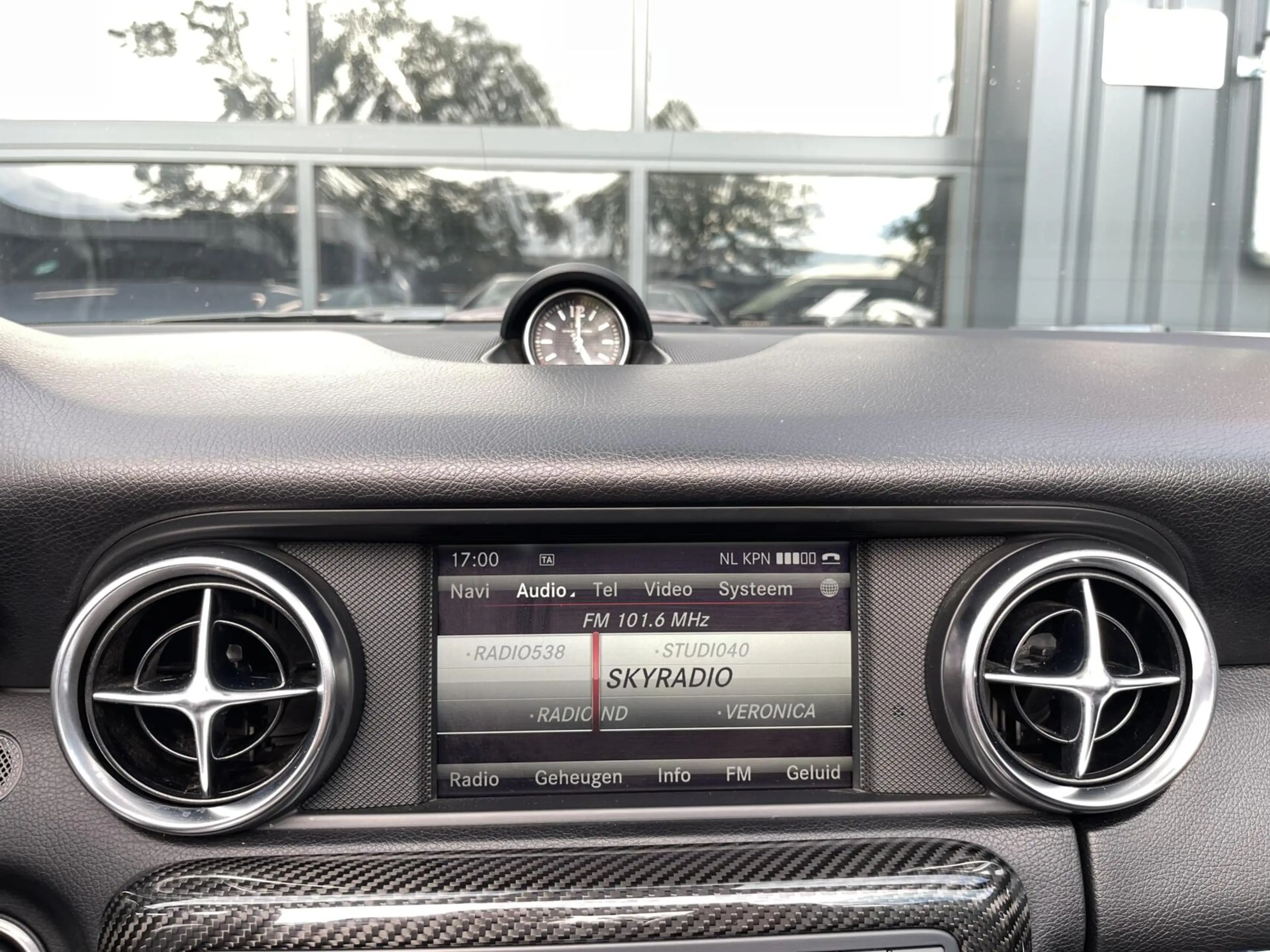 Mercedes-Benz SLK 55 AMG Edition 1 MAGIC SKY|HARMAN KARDON|AIRSCARF|SFEERVE — photo 27