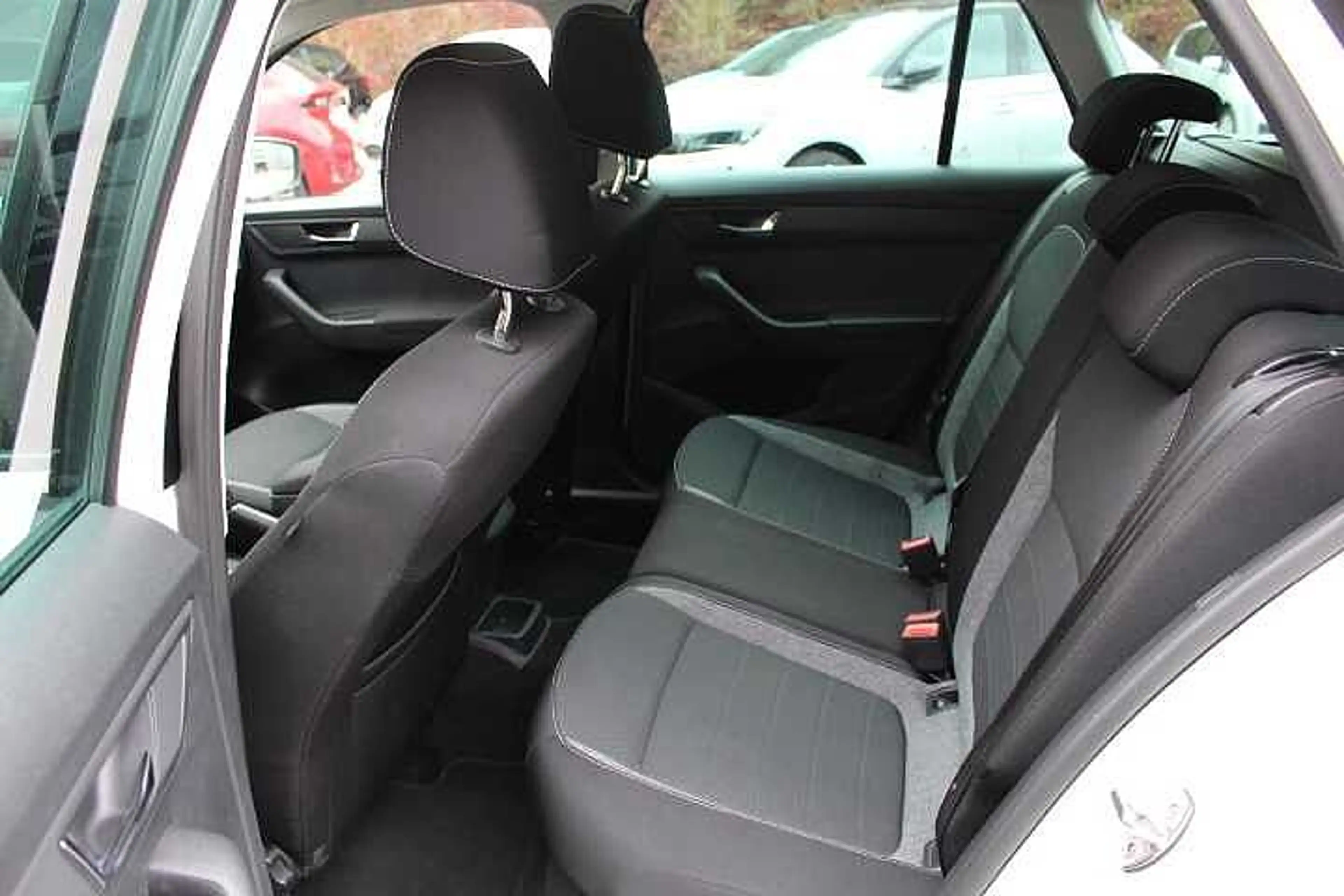Skoda Fabia Best of Drive 125 Years Combi — photo 11