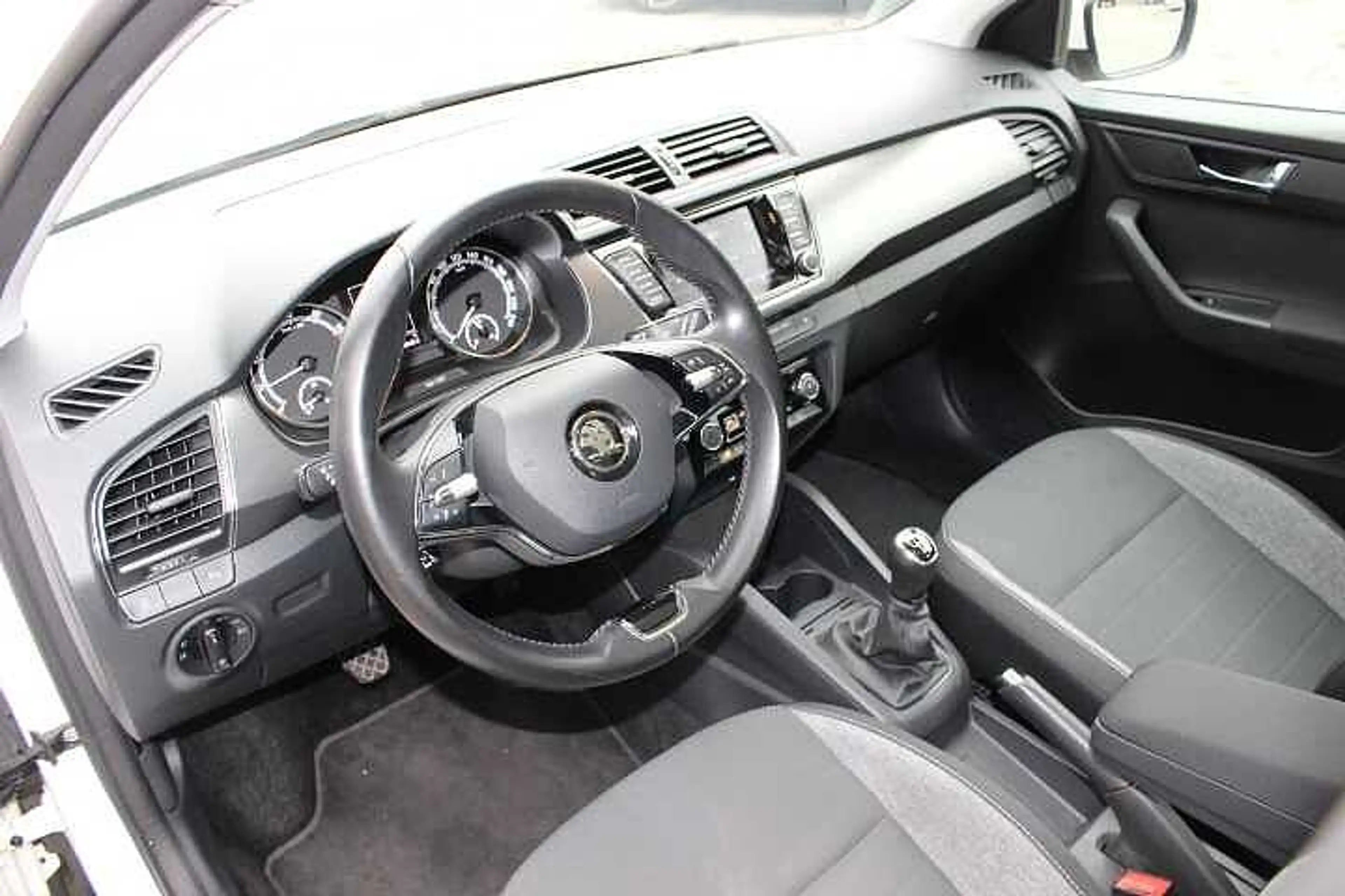 Skoda Fabia Best of Drive 125 Years Combi — photo 5