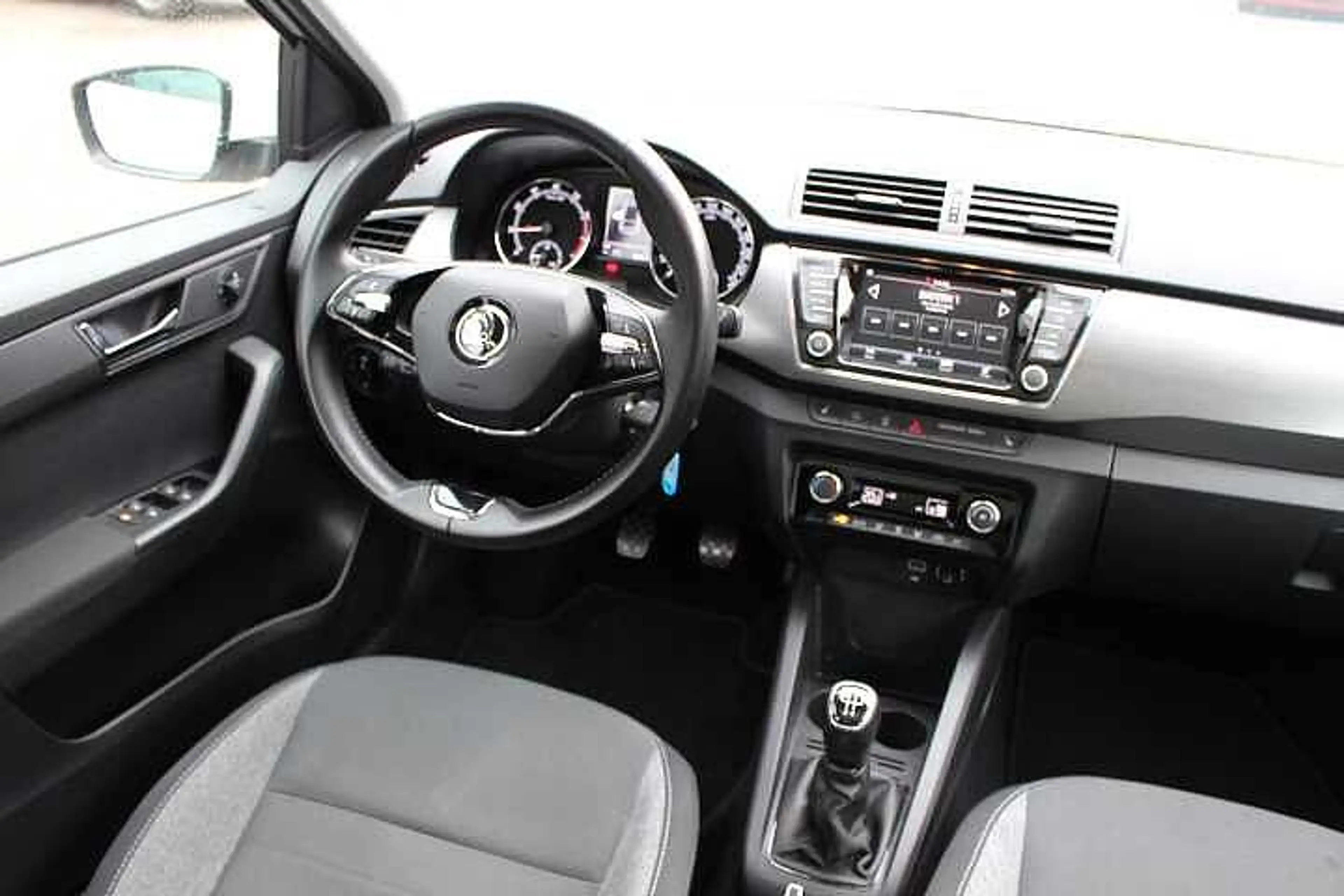 Skoda Fabia Best of Drive 125 Years Combi — photo 17