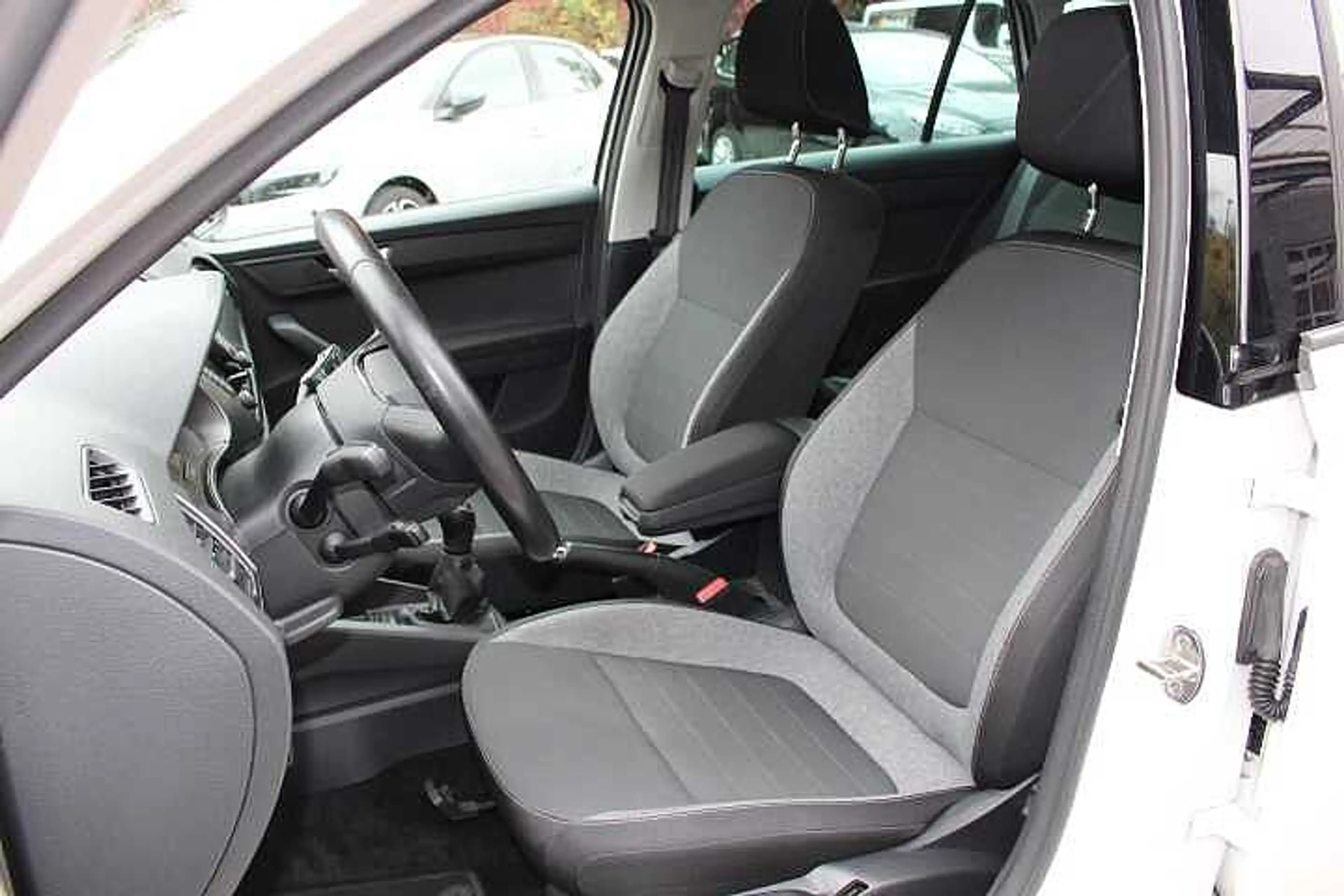 Skoda Fabia Best of Drive 125 Years Combi — photo 18