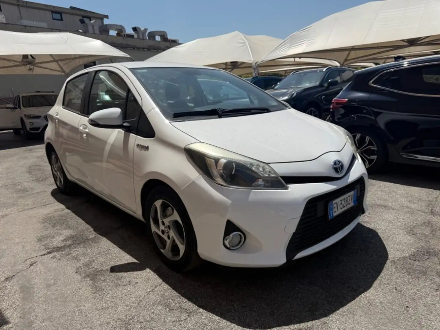 Toyota Yaris 1.5 Hybrid 5 porte Lounge "NEOPATENTATI" White - 1