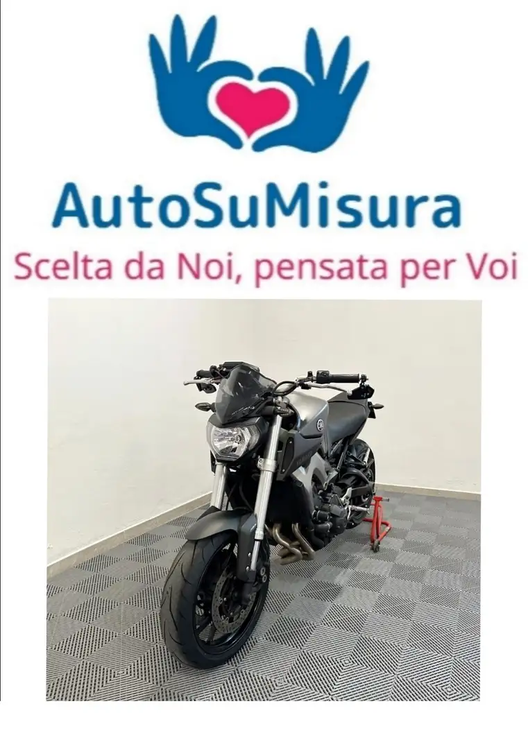 Yamaha MT-09 Gris - 1