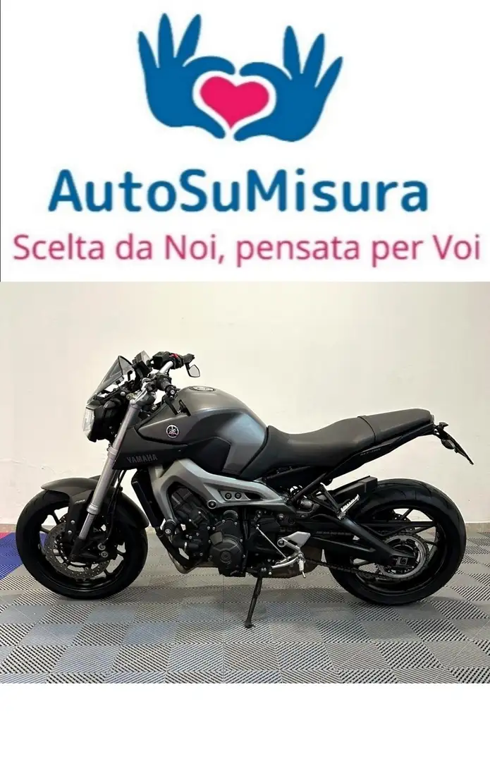 Yamaha MT-09 Gris - 2