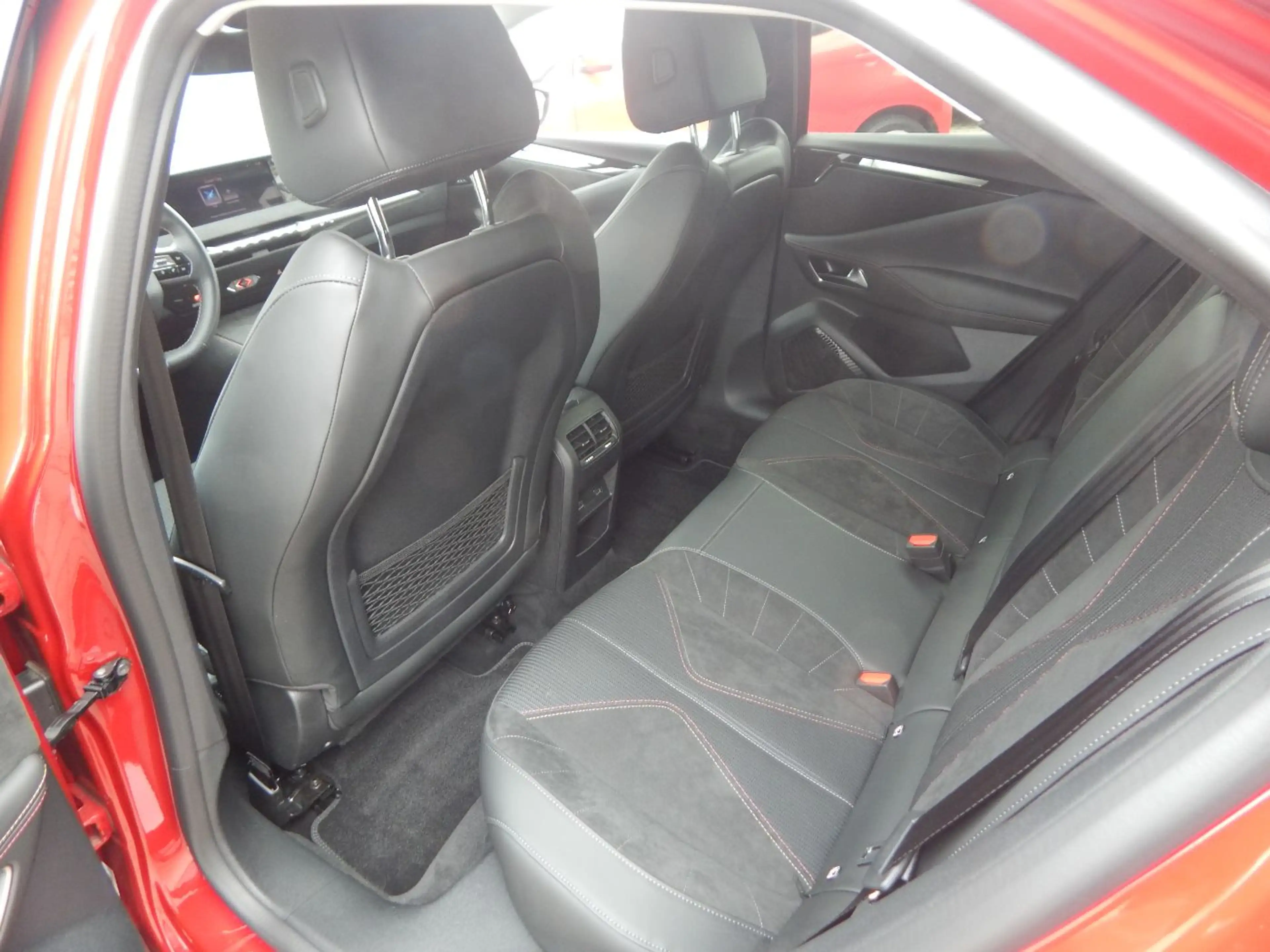 DS Automobiles DS 4 1.2 PureTech 130 S&S Performance Line + SHZ — photo 9